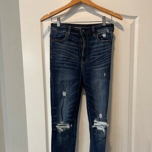 American Eagle Women's Distressed Skinny Jeans